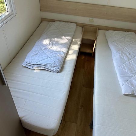 Luxueuze Stacaravan 4Pers Met Terras En Tuintje Bredene Exterior foto
