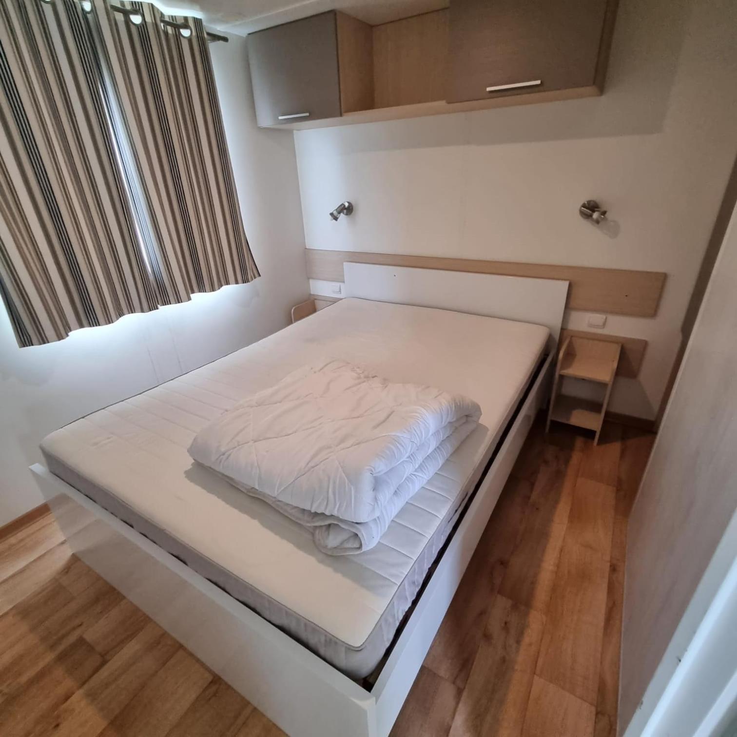 Luxueuze Stacaravan 4Pers Met Terras En Tuintje Bredene Exterior foto